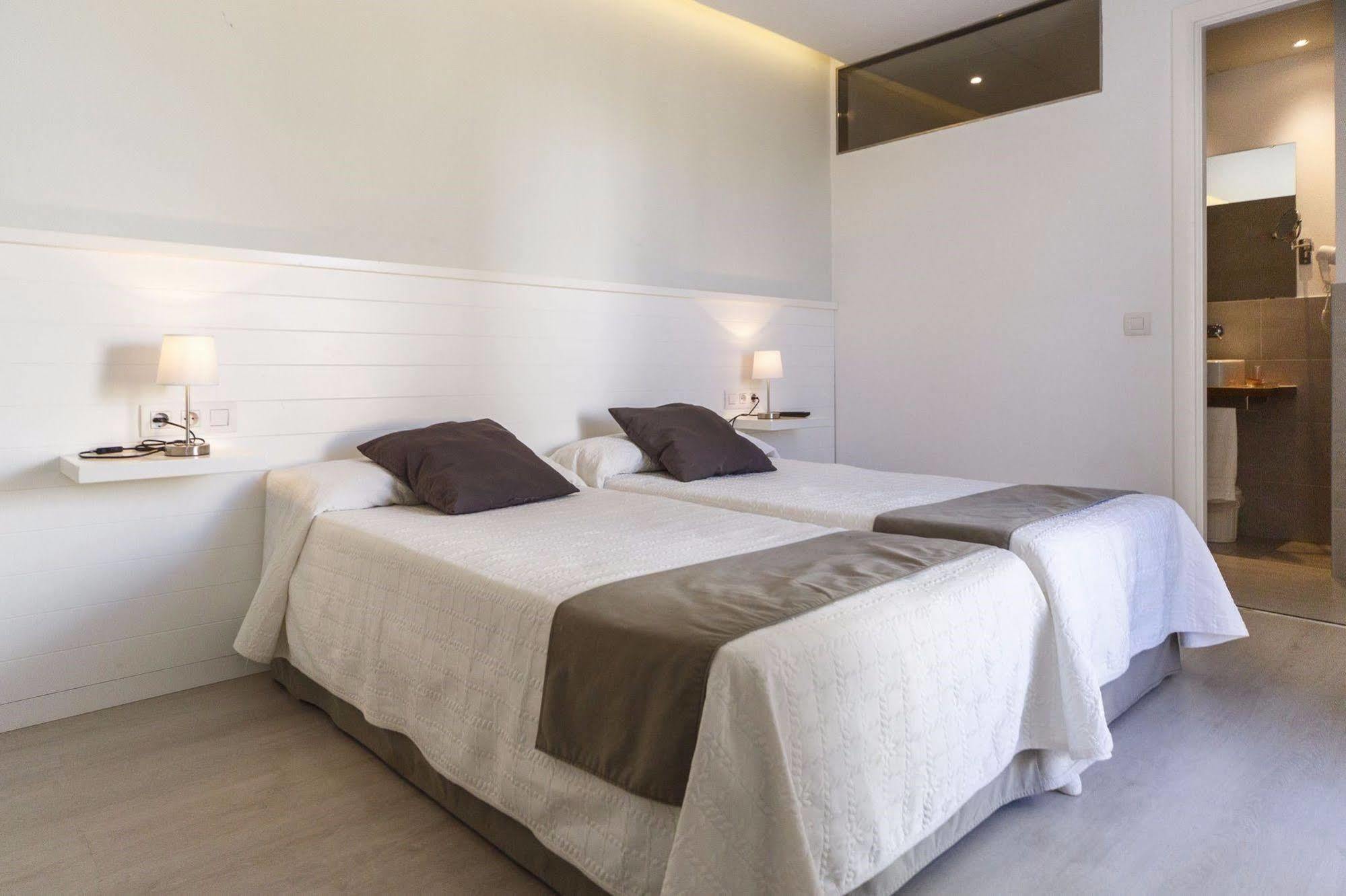 Hostal La Palma Fornells  Exteriör bild