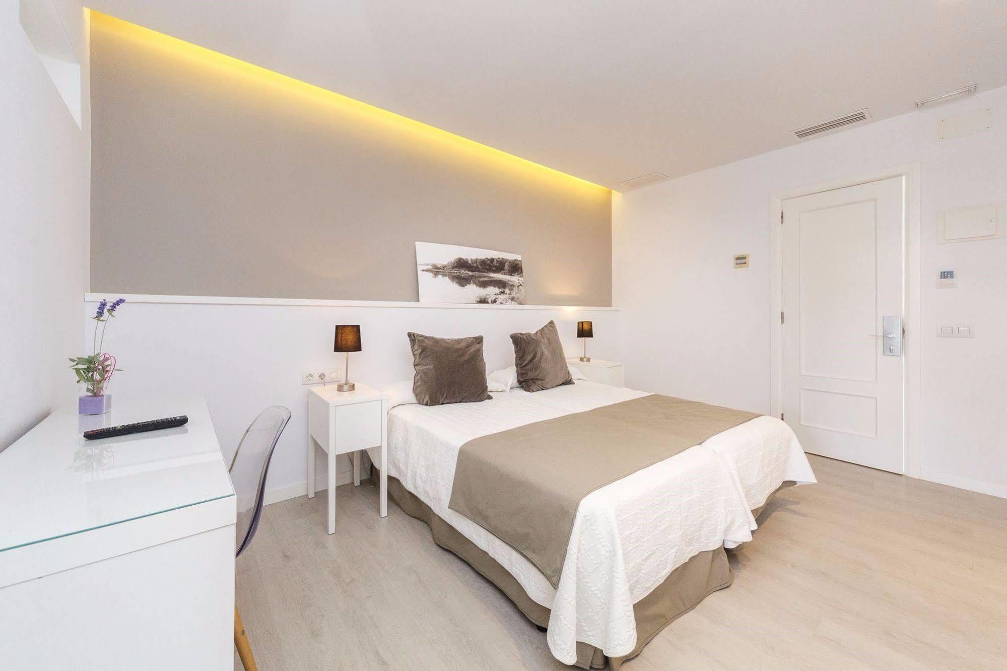 Hostal La Palma Fornells  Exteriör bild
